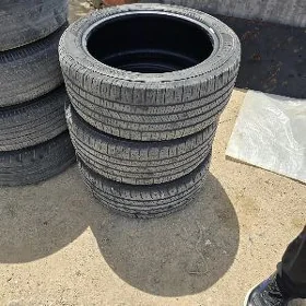 Goodyear 235/45/18