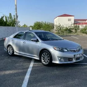 Toyota Camry 2014