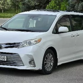 Toyota Sienna 2019