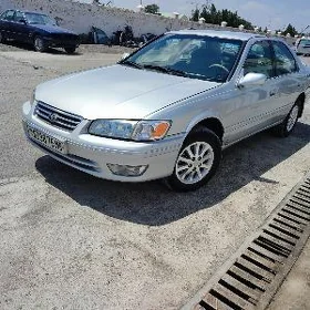Toyota Camry 2000