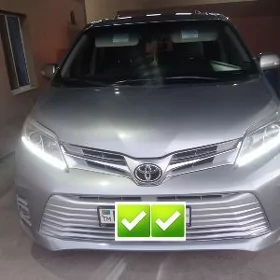 Toyota Sienna 2017