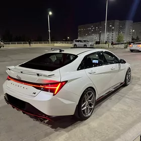 Hyundai Elantra 2022