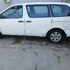 Toyota Sienna 2001