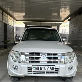 Mitsubishi Pajero 2014