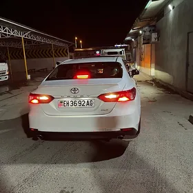 Toyota Camry 2018