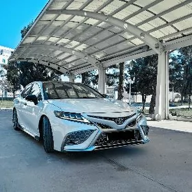 Toyota Camry 2024