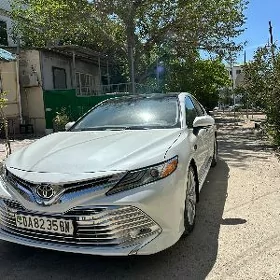 Toyota Camry 2018