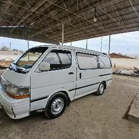 Toyota Hiace 1990