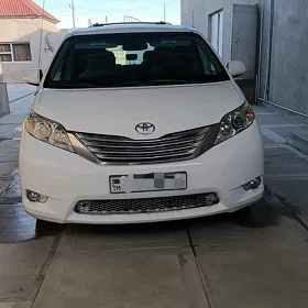 Toyota Sienna 2010