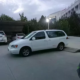 Toyota Sienna 2000