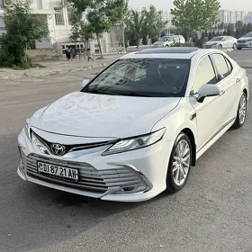 Toyota Camry 2021