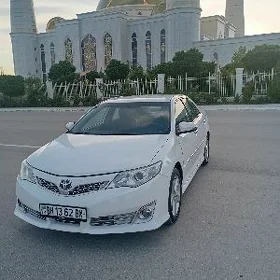Toyota Camry 2014