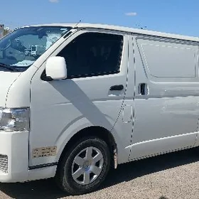 Toyota Hiace 2020