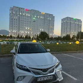 Toyota Camry 2021