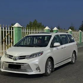 Toyota Sienna 2017