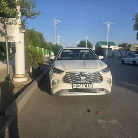 Toyota Highlander 2024