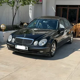 Mercedes-Benz E320 2005