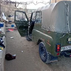 UAZ 469 1988