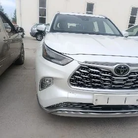 Toyota Highlander 2020