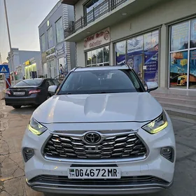 Toyota Highlander 2022