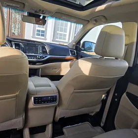 Toyota Highlander 2018