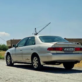Toyota Camry 2000
