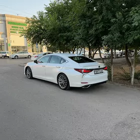 Lexus ES 350 2023