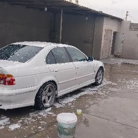 BMW E39 2001