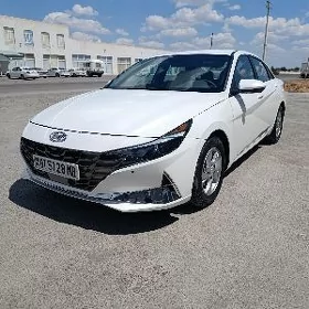 Hyundai Elantra 2023
