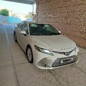 Toyota Camry 2022