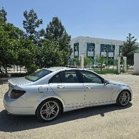 Mercedes-Benz C300 2010