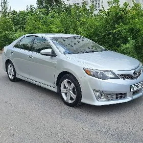 Toyota Camry 2012