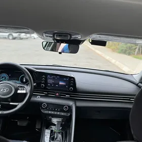 Hyundai Elantra 2021