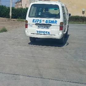 Toyota Hiace 1998