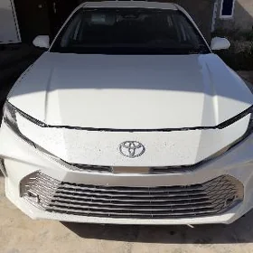 Toyota Camry 2025