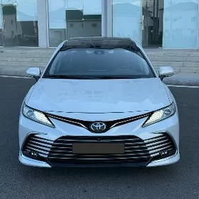 Toyota Camry 2021