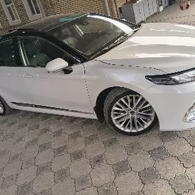 Toyota Camry 2020