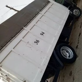 Isuzu Elf 2005