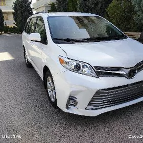 Toyota Sienna 2020