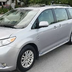 Toyota Sienna 2012