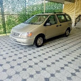 Toyota Sienna 2001
