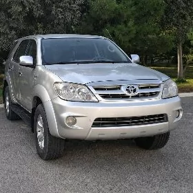 Toyota Fortuner 2006