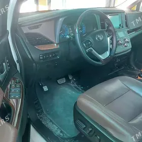 Toyota Sienna 2017