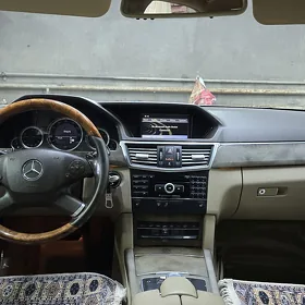 Mercedes-Benz E350 2011
