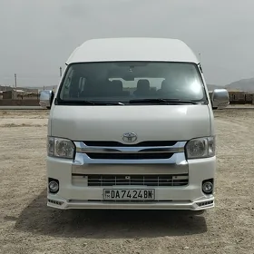 Toyota Hiace 2011