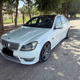 Mercedes-Benz C350 2011