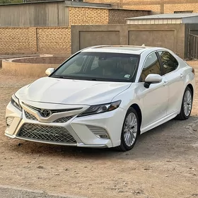 Toyota Camry 2018
