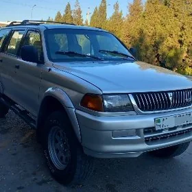 Mitsubishi Montero Sport 1999
