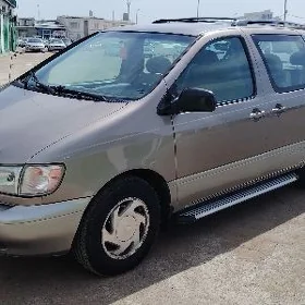 Toyota Sienna 1999