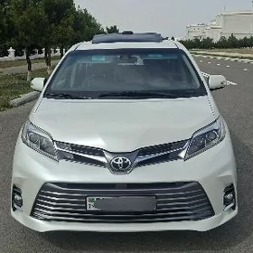 Toyota Sienna 2018